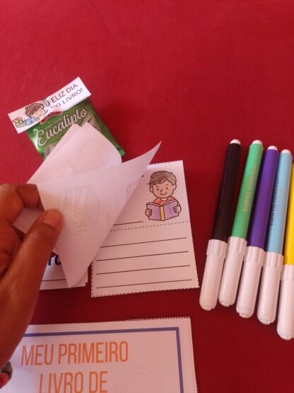 Livrinho para colorir- Dia do livro - Image 2